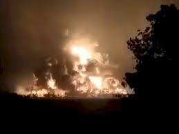 .kebakaran kuin dekat pertamina banjarmasin, frvlog13 1011 jaya 65 dikuin cerucuk pertamina banjarmasin, kebakaran pipa pertamina dan tanah detik detik kebakaran kapal tengker pertamina di banjarmasin, 215 respon cepat jaya 65 tkm kebakaran mantuil ujung banjarmasin, sikon. Cegzxeldv7ylqm