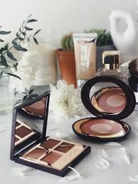 À tout moment, où que vous soyez, sur tous vos appareils. The Evolution Of Charlotte Tilbury Pillowtalk The Sunday Girl