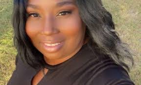 Chandra Lipscomb's Instagram, Twitter & Facebook