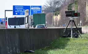 Aus diesem grund stehen den verkehrsteilnehmer*innen derzeit insgesamt nur drei fahrspuren zur verfügung. A 66 Wechselverkehrsfuhrung Per Knopfdruck Wiesbaden Lebt