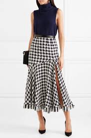 Black And White Houndstooth Skirt Outfit Oscar De La Renta Fringed Houndstooth Wool Blend Tweed Midi Skirt Net A Porter Com Saias Fashion Saias Moda Feminina