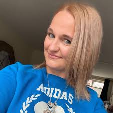 I was hoping they would stay hook shaped so I could tie something and hang  them and hang the elves from them ...but I don't know if I want to do that