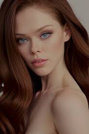 Emma Witt's Instagram, Twitter & Facebook