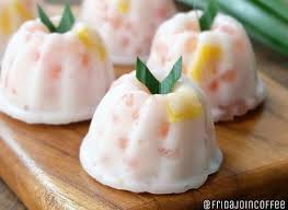 Tepung ini berwarna putih dan biasanya dikemas dengan kertas berbentuk silender sekitar 18 cm. Kue Cantik Manis