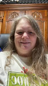 Hello everyone 👋 just wanted to introduce myself...my name is Liz I'm 59  years young and I lead a very dull but busy life 🙋 I am a full time carer  of