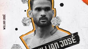 Wolverhampton anuncia contratação de Willian José por empréstimo