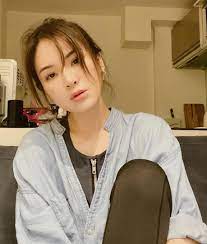 陳沂父親為前中國國民黨籍台北市議員陳俊源，母親陳雪芬原為律師，後轉戰政壇，曾連續擔任三屆中國國民黨籍台北市議員 。 陳俊源於2005年10月與藝人 陸小芬再婚 。 陳沂有一妹妹。陳沂擁有澳洲永久居留簽證，其家人皆在澳洲居住 。. T7okjbhwdrfx9m