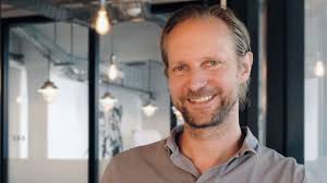 Alexandra Ahorn neue Head of Public Affairs und Peter Strutz wird Sales  Director • INTERNET WORLD Austria