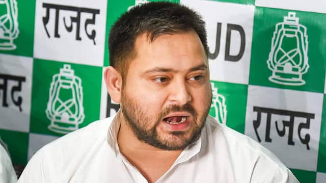 Tejashwi Yadav Attack on Double Engine Government by Saying Paper Leak Bridge Collapsed Bihar Special Status | Tejashwi Yadav: 'डबल इंजन' पर RJD का हर तरफ से अटैक, अब क्या बोल गए
