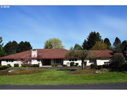 Custom Built 4 906 Sq Ft One Level One Owner Home On One Of Largest Lots In Hartung Farms Texas Style With Large Rooms Portland Real Estate Home House Styles