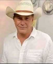 Finn Little, who portrays Carter