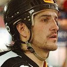 Brant stuns Bees by switching to Steelers