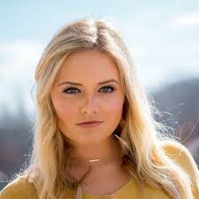 Sarah Lemons's Instagram, Twitter & Facebook