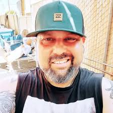 I need a male friend 🥺 I always see you in my recommended friends, will  you at least say hi to me ? Damn. Fet's luck tonight... but I'm 41 🫢