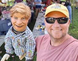 Giant puppet workshop in Pennsylvania