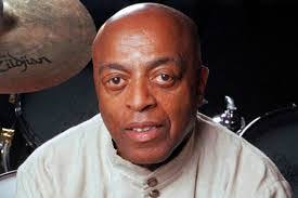 Darrell Giroux's Instagram, Twitter & Facebook