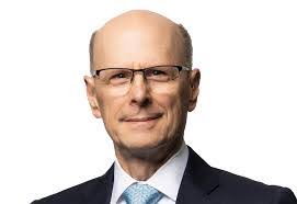 Kelly Schwartz's Instagram, Twitter & Facebook