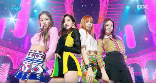 Blackpink turns coachella into solo a concert with 13 hits. Blackpink Performs As If It S Your Last On Music Core 070117 Korean Girl Band Blackpink Black Pink