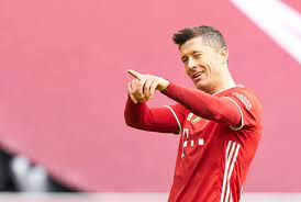 Robert lewandowski, the captain of the polish national team has filed a lawsuit against his former agent cezary kucharski amid the agents allegations about irregularities in the settling of accounts in the bayern munich striker's polish company, the german daily der spiegel wrote. Chelsea Target Robert Lewandowski Wants To Leave Bayern Munich
