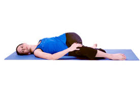 How To Do Reclined Spinal Twist In Yoga Yogaoutlet Com