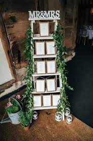 10 Chic Ideas To Display Your Wedding Seating Chart Escort