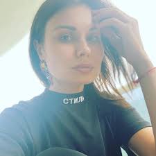 32 🎂 Хочется загадать много желаний, но пожалуй в этом високосном году я  обойдусь скромно. Лишь бы все были здоровы и живы 🙏🏻 ❤️ I want to make a  lot of wishes