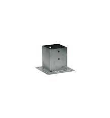 Poteau carré bois traité autoclave pour toutes constructions bois. Pied De Poteau Bois Carre 7x7 Cm Sur Platine Simpson Kulturbois