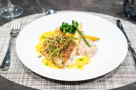 Extensive Emerald Azzurra Food and Drinks Review