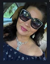 Post in comments a positive quote of the day! Whether it's from a song a  quote from someone else or from your heart, Spread peace love harmony!!  ✌️❤️🎶. @highlight I'll start: The