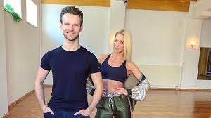Alle aktuellen news zum thema kathrin menzinger sowie bilder, videos und infos zu kathrin menzinger bei kathrin menzinger. Let S Dance Vadim Kathrin Offen Uber Liebesvergangenheit Promiflash De