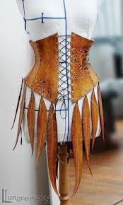 Epingle Par E Flanigan Rose Sur Clothes And Shoes I Love Armure En Cuir Idee Costume Creations En Cuir