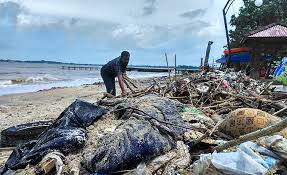 Info pantai teluk awur hari ini. Sampah Bergelimang Kotori Pantai Teluk Awur Jepara