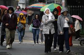 Veja aqui qual a temperatura, sensação térmica e informações meteorológicas da cidade de ouroeste no estado de sao paulo. Depois Da Tarde Mais Fria Do Ano Sao Paulo Tera Maxima De 21 Graus Hoje Veja