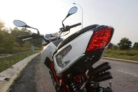 Benelli tnt 135 is perhaps one of the most unique motorcycles. Test Ride Benelli Tnt135 Big Fun In A Small Package