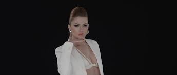 Lidia buble se bucura de succesul pe care il are pe plan profesional. Akcent Feat Lidia Buble Ddy Nunes Kamelia Official Video Video Dailymotion