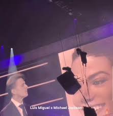 Luis Miguel cumple un sueño imposible y canta junto a Michael Jackson en el  inicio de