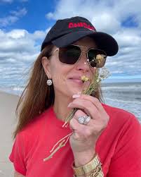 Happy #EarthDay! 💚🌎 Keep her beautiful ☀️🌳🌺🦋