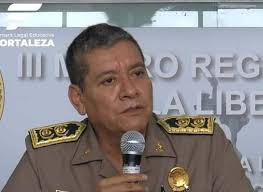 Excomandante general Jorge Luis Angulo presentará una medida legal para  frenar su pase al retiro