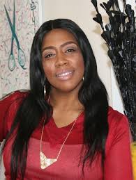 Arita Warren's ready to dress up your 'Tresses'