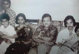 Rekha S Father And Late Actor Gemini Ganesan S Controversial Life His Stardom To Multiple Sensational Affairs Pinkvilla Dr kamala selvaraj, daughter of well known tamil actor gemini ganesan who was married to legendary telugu actor savitri, has lashed out at mahanati for its 'biased and imbalanced' portrayal of her late father. rekha s father and late actor gemini