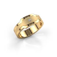 Bague Pour Homme Guido Modernes En Or Jaune Sertie D Un Diamant Un choix unique de chevaliere homme plaqué or disponible dans notre magasin. bague pour homme guido 585 or jaune diamant 0 03 crt