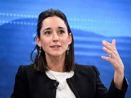 + add or change photo on imdbpro ». Comment Brune Poirson Vend L Ecologie A La Francaise A Davos Challenges