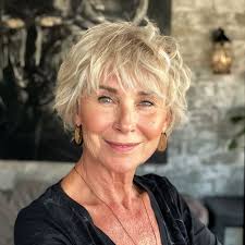 Crazy hair today. I want to cut a piece of it off ... what do you think?  Short hair? Maybe bangs? . . . . #sheath #lbd #fashion #whatiwore #lotd  #ootd #instastyle #