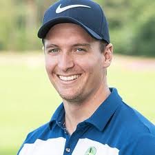 Falko Venth wird zum 01.03.2022 neuer Trainer in Lohne. So bedauerlich der  Weggang von Simon Trent ist, so glücklich sind alle Lohner Golferinnen und  Golfer, dass mit Falko ein Eigengewächs die Lücke