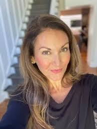 Lauren Eck's Instagram, Twitter & Facebook