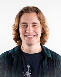 Evelyn wants to be a garland 😄