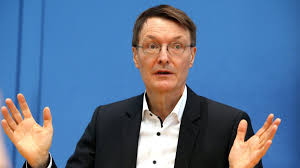 Последние твиты от karl lauterbach (@karl_lauterbach). Spd Gesundheitsexperte Karl Lauterbach Em Spiele In Munchen Vor Vielen Fans Nicht Vertretbar Eurosport