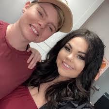 Daisy Blount's Instagram, Twitter & Facebook