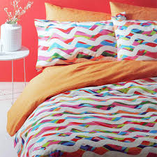 Ogni completo letto bassetti è in grado di vestire con stile e comfort la tua camera da letto; Parure Copripiumino Una Piazza E Mezza Bassetti Ondaland Multicolor