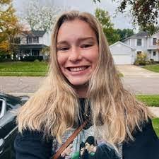 Mackenzie Dawes's Instagram, Twitter & Facebook